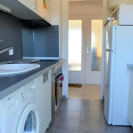 Le Lavandou, 2 Pièces, 4 Personnes - Fr-1-251-289 Appartement Le Lavandou