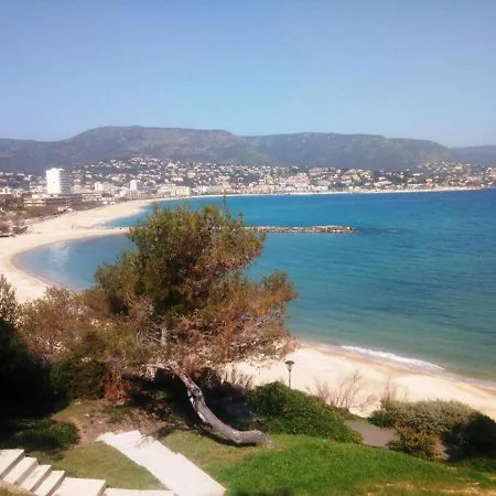 Apartment 2 Pieces Avec Terrasse Au Lavandou, Proche - Fr-1-251-289 *