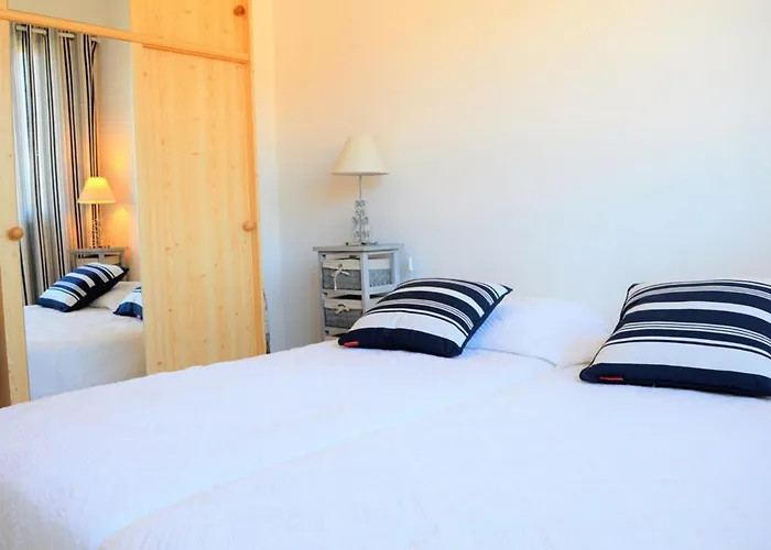 Coquet 2 Pieces Avec Terrasse Au Lavandou, 4 Couchages, Vue Exceptionnelle - Fr-1-251-289 * Le Lavandou