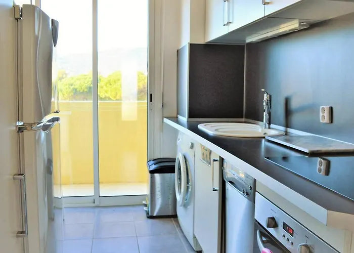 Coquet 2 Pieces Avec Terrasse Au Lavandou, 4 Couchages, Vue Exceptionnelle - Fr-1-251-289 *